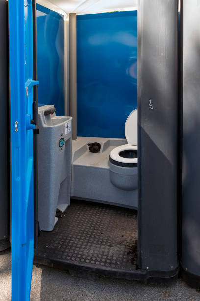 Best Portable restroom trailer rental  in Fort Walton Beach, FL